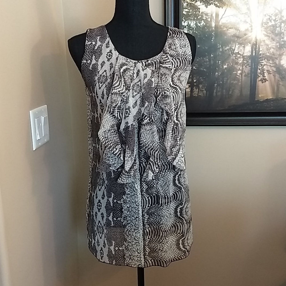 Quintessential Women’s Sheer Snakeskin Blouse Size‎ M scoop neck & decorative